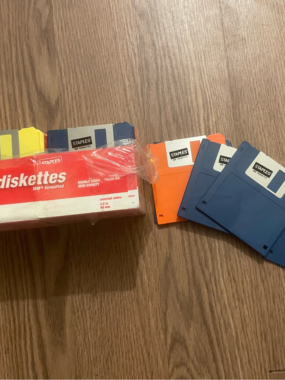 Staple 3.5" Floppy Diskettes - Blue and Orange - Pack lot of 40